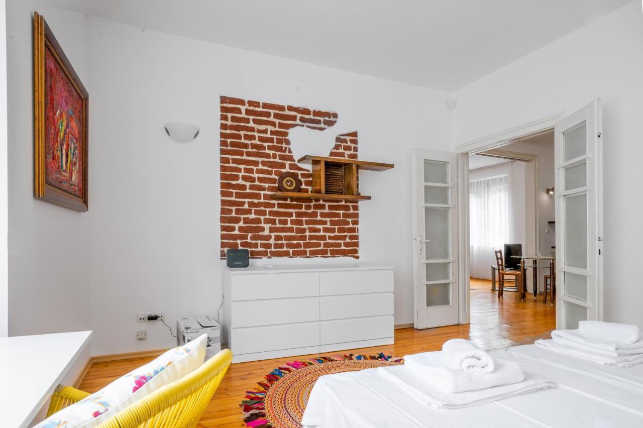 Sofia'S Vintage Gem: Spacious 2Bd Flat On Solunska Daire Dış mekan fotoğraf