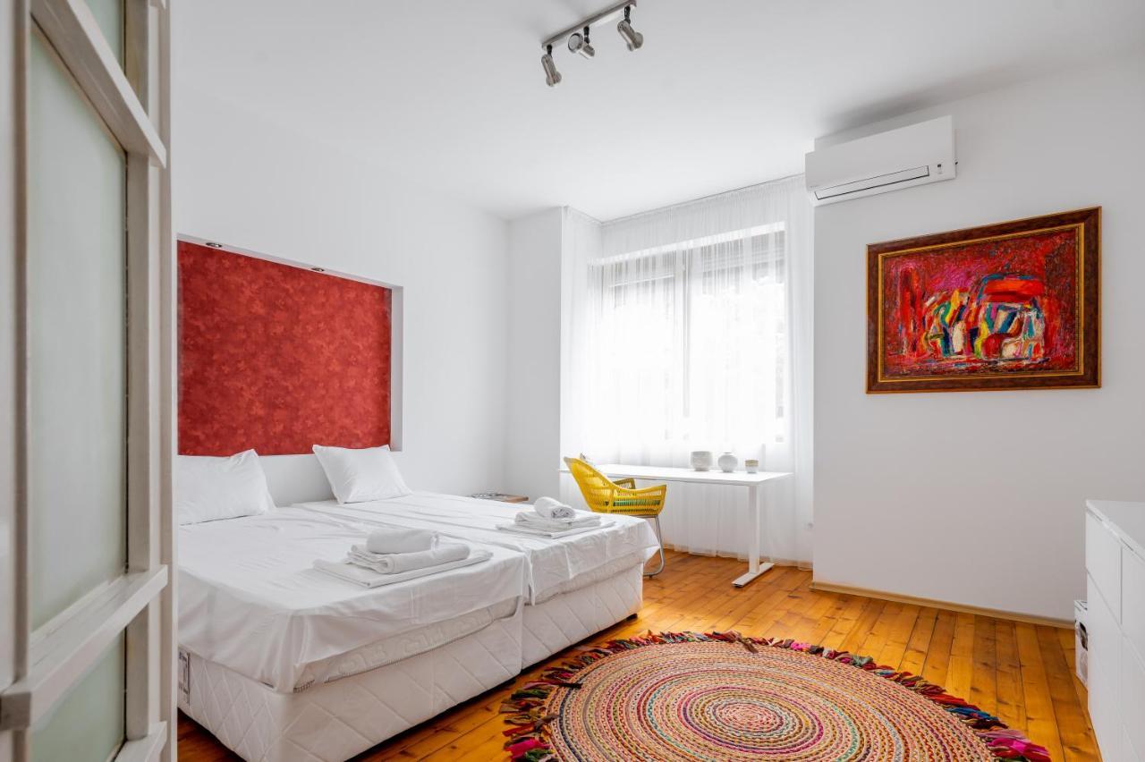 Sofia'S Vintage Gem: Spacious 2Bd Flat On Solunska Daire Dış mekan fotoğraf