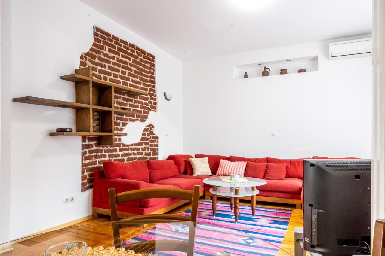 Sofia'S Vintage Gem: Spacious 2Bd Flat On Solunska Daire Dış mekan fotoğraf